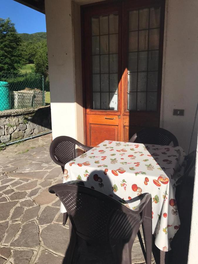 Villa Immersa Nel Verde A Lanzo dʼIntelvi Kültér fotó