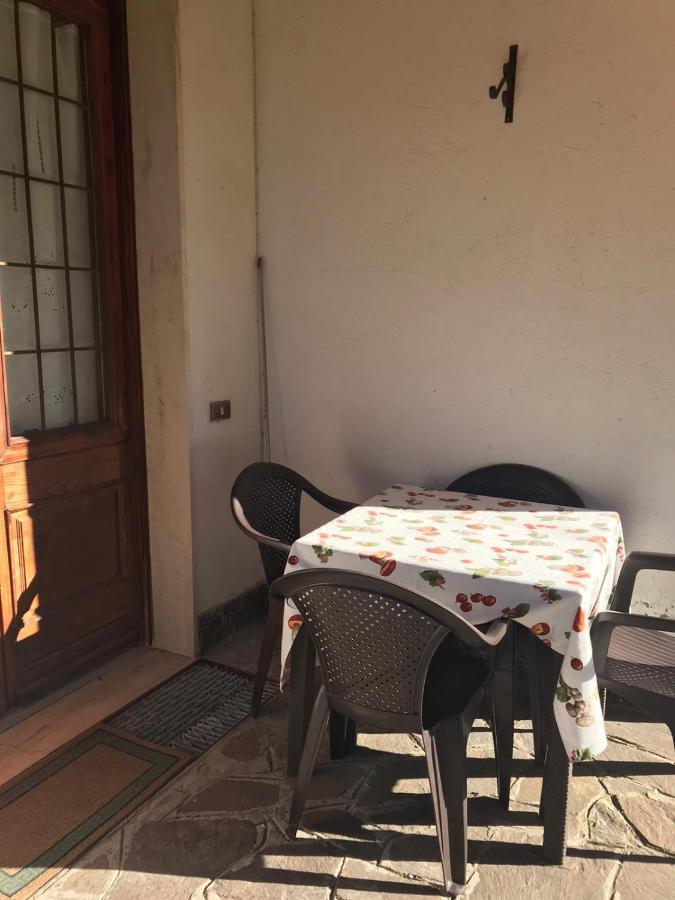 Villa Immersa Nel Verde A Lanzo dʼIntelvi Kültér fotó